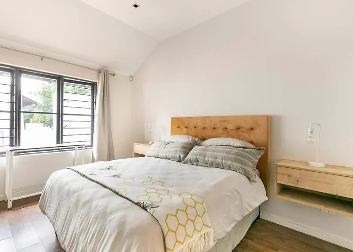 31 On Gambia B - Lovely Apartment With Secure Parking