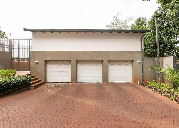 31 On Gambia B - Lovely Apartment With Secure Parking