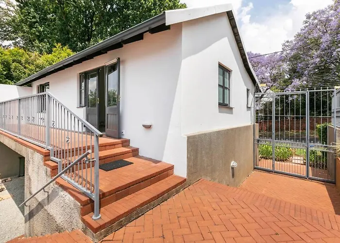 31 On Gambia B - Lovely Apartment With Secure Parking