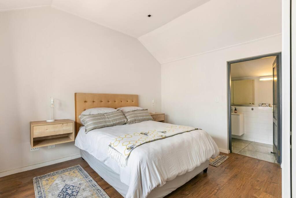 Apartment 31 On Gambia B - Lovely With Secure Parking *
