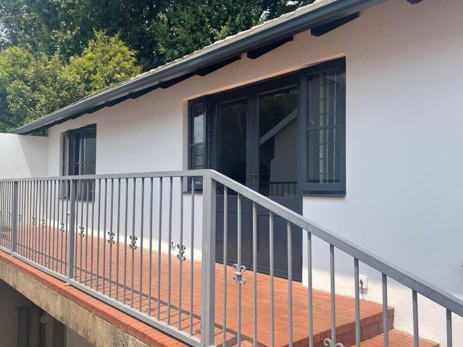 31 On Gambia B - Lovely With Secure Parking * Johannesburg